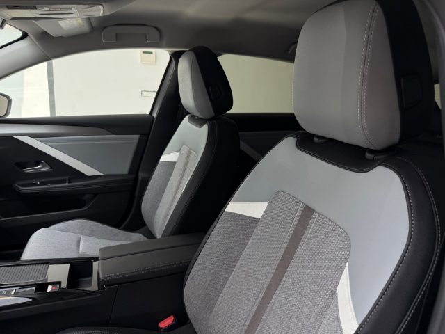 OPEL Astra usata, con Specchietti laterali elettrici