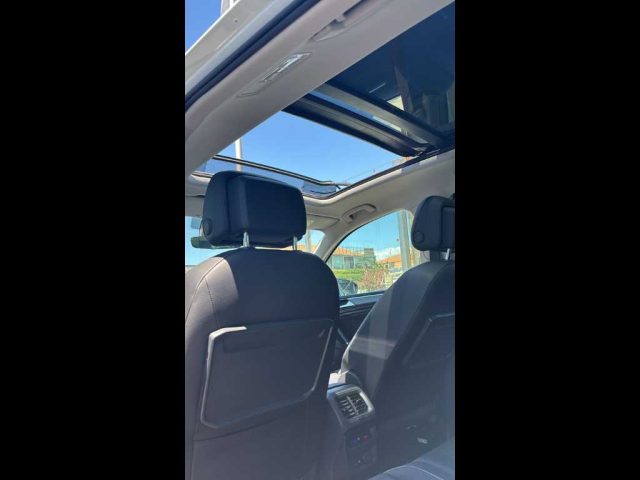 VOLKSWAGEN Tiguan usata, con Bracciolo