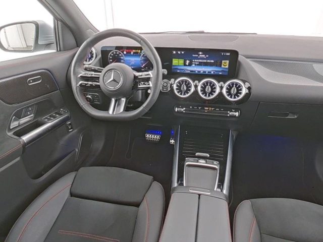 MERCEDES-BENZ GLA 180 usata, con Autoradio