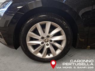 SKODA Superb usata, con Park Distance Control