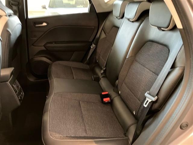 RENAULT Captur usata, con Volante in pelle