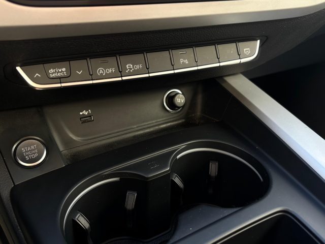 AUDI A4 usata, con Volante multifunzione