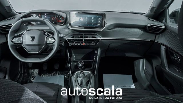 PEUGEOT 2008 usata, con Volante in pelle