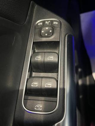 MERCEDES-BENZ GLA 200 usata, con Touch screen