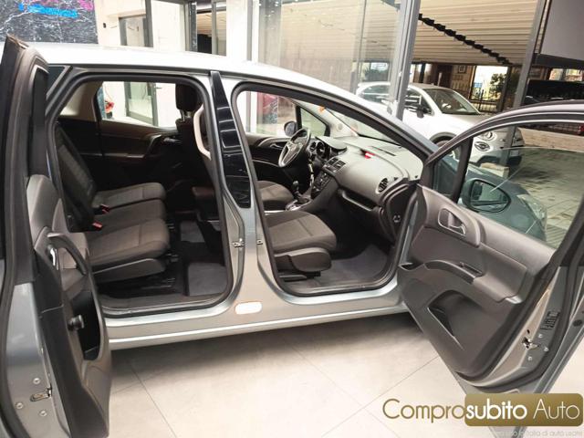 OPEL Meriva usata, con Sedile posteriore sdoppiato