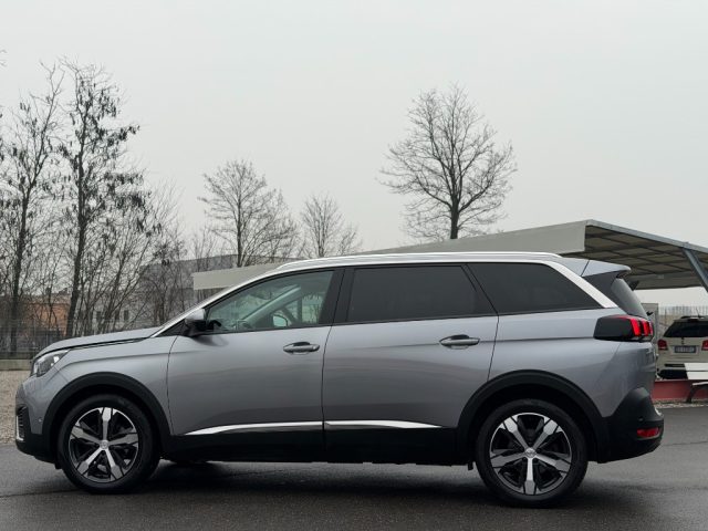 PEUGEOT 5008 usata, con Cerchi in lega