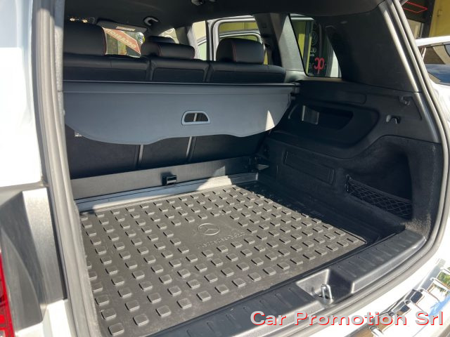 MERCEDES-BENZ GLB 200 usata, con Park Distance Control