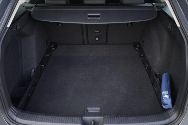 VOLKSWAGEN Golf Variant usata, con Specchietto retrovisore con funzione antiabbagliamento