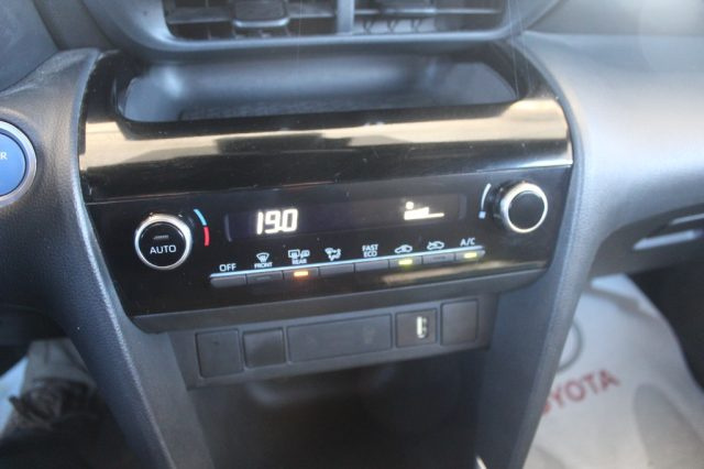 TOYOTA Yaris Cross usata, con Fari LED