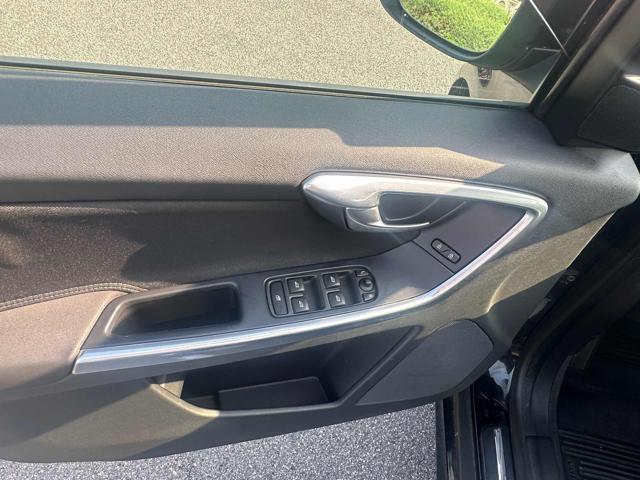 VOLVO XC60 usata, con Sensori di parcheggio posteriori