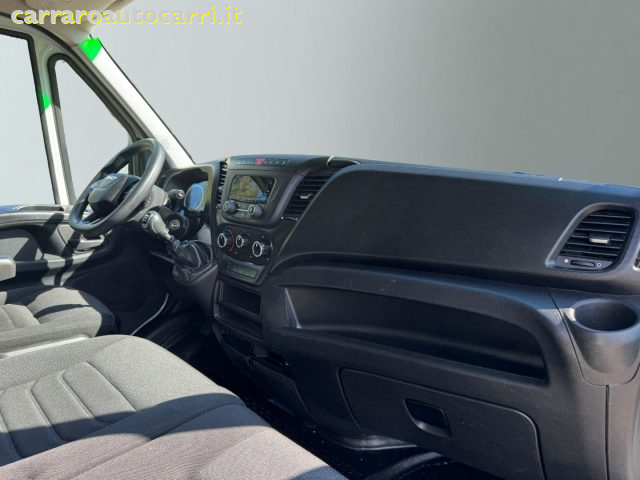 IVECO Daily usata, con Porta scorrevole