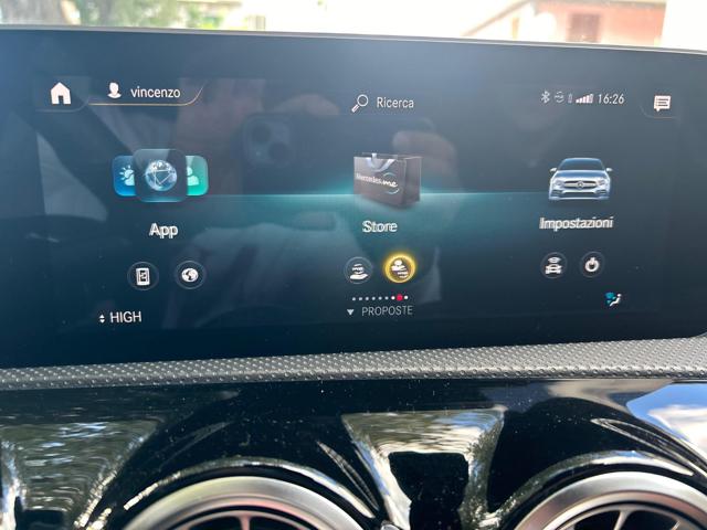 MERCEDES-BENZ A 35 AMG usata 27