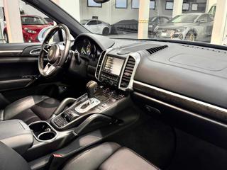 PORSCHE Cayenne usata, con Autoradio