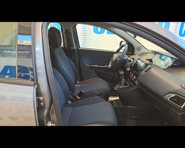 LANCIA Ypsilon usata 21