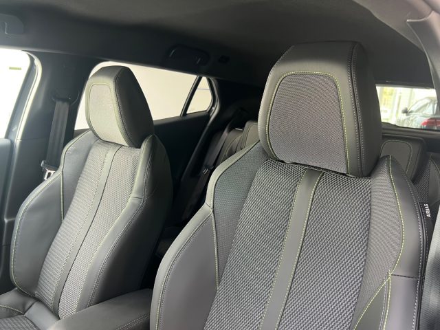 PEUGEOT 2008 usata, con Sensori di parcheggio posteriori