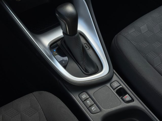 TOYOTA Yaris usata, con Sistema di navigazione