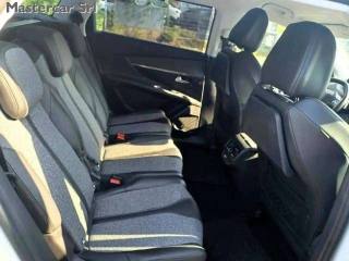 PEUGEOT 5008 usata, con Boardcomputer