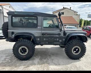 LAND ROVER Defender usata, con Servosterzo
