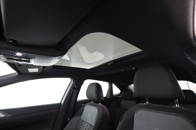 VOLKSWAGEN Taigo usata 7