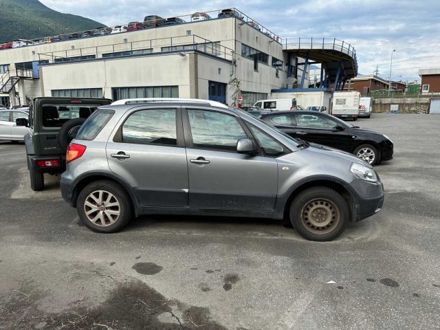 FIAT Sedici usata, con Cerchi in lega