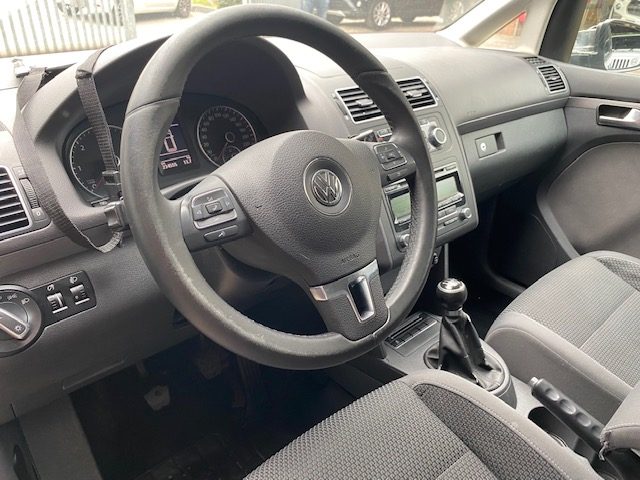 VOLKSWAGEN Touran usata, con Airbag laterali