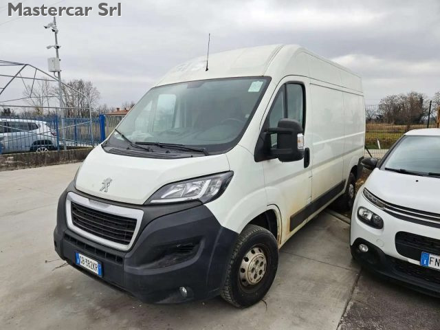 PEUGEOT Boxer usata, con Airbag