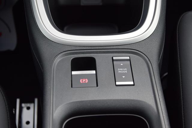 JEEP Avenger usata, con Leve al volante