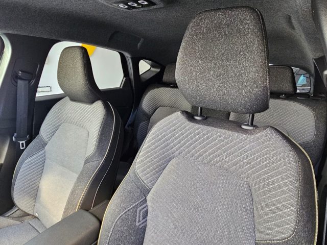 RENAULT Captur usata, con Autoradio digitale