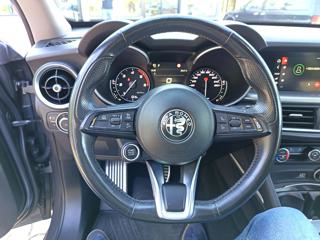 ALFA ROMEO Stelvio usata, con Controllo automatico clima