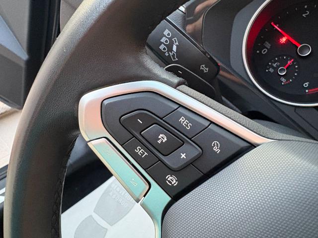 VOLKSWAGEN Tiguan usata, con Leve al volante