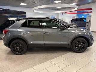 VOLKSWAGEN T-Roc usata, con USB