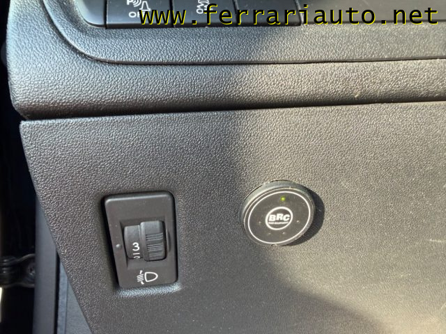 PEUGEOT 2008 usata, con USB