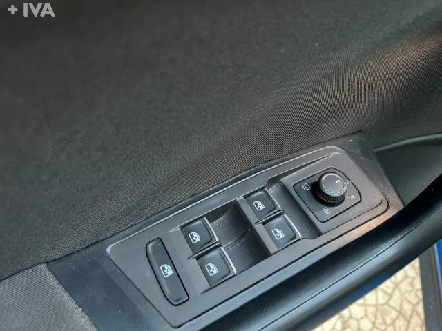 VOLKSWAGEN T-Roc usata 18