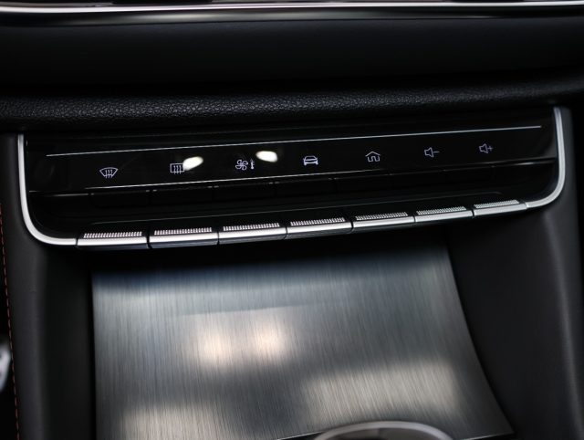 MG EHS usata, con Touch screen