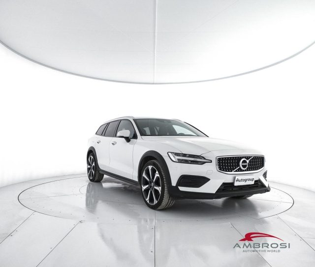 VOLVO V60 Cross Country usata 1