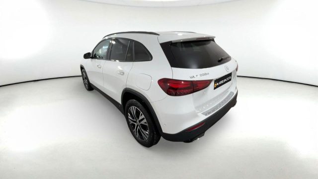 MERCEDES-BENZ GLA 200 usata, con Sedile posteriore sdoppiato
