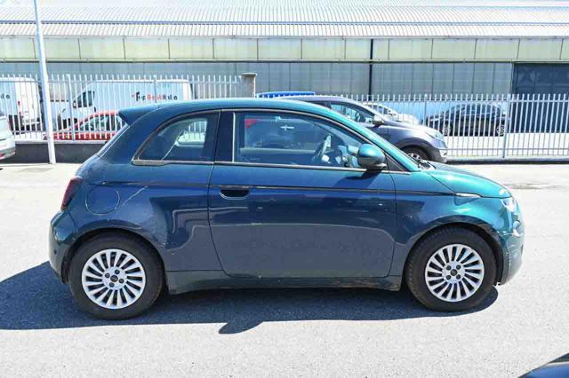 FIAT 500e usata, con USB