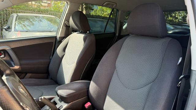 TOYOTA RAV 4 usata, con Portapacchi
