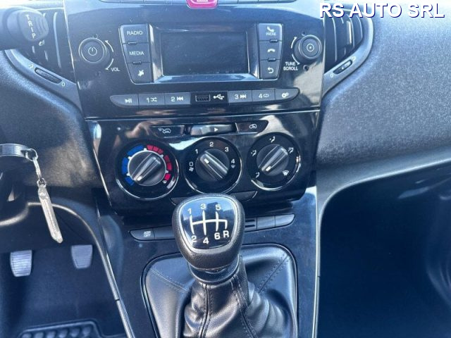 LANCIA Ypsilon usata, con Autoradio digitale