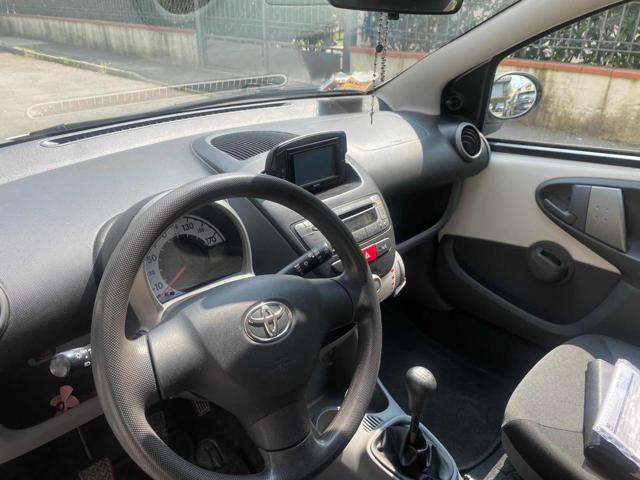 TOYOTA Aygo usata 9