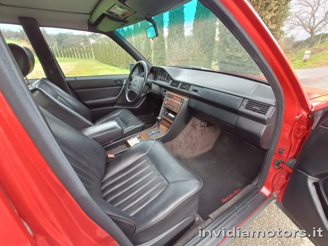 MERCEDES-BENZ E 300 usata, con Climatizzatore