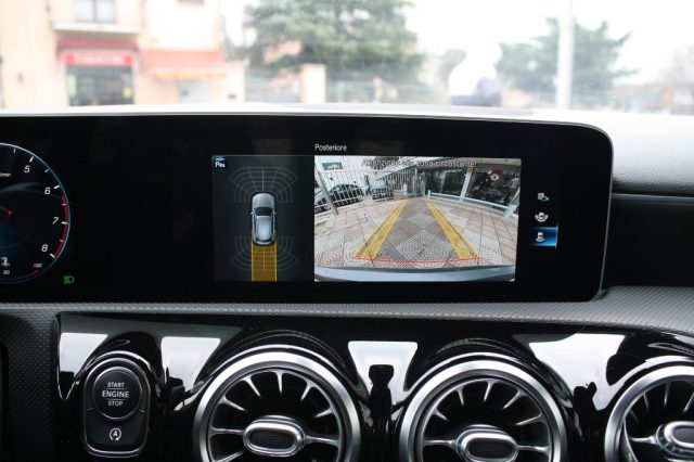 MERCEDES-BENZ A 180 usata, con Autoradio digitale