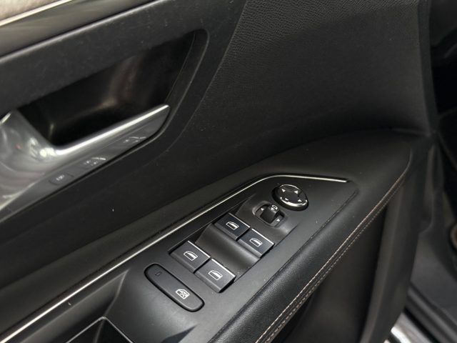 PEUGEOT 3008 usata, con Sensore di pioggia