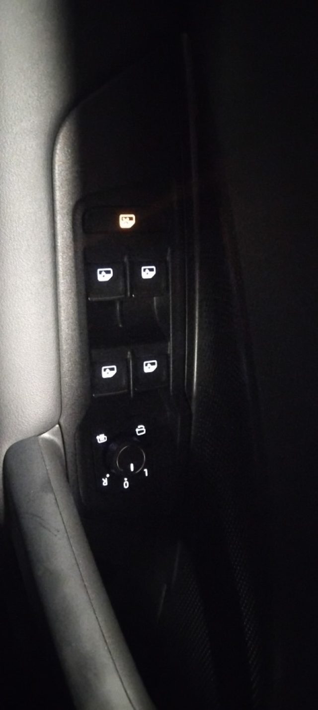 VOLKSWAGEN Tiguan usata, con Sensore di luce