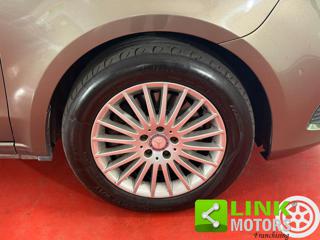 MERCEDES-BENZ V 250 usata, con Volante multifunzione