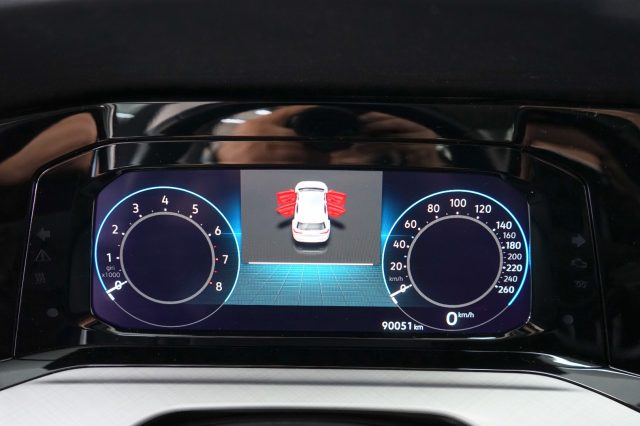 VOLKSWAGEN Golf usata, con Touch screen
