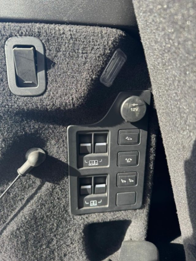LAND ROVER Discovery usata, con USB