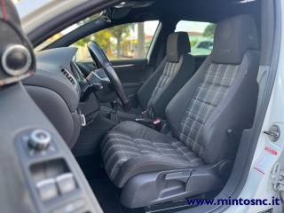 VOLKSWAGEN Golf usata, con Autoradio