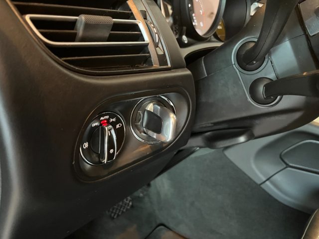 PORSCHE Macan usata, con Volante in pelle