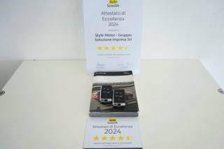 JAGUAR E-Pace usata, con Specchietti laterali elettrici